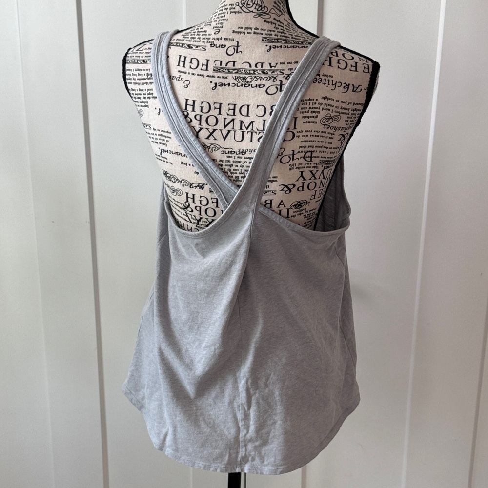 💜3/$12💜 Under Armour Gray and Pink Tank Top - Picture 3 of 4